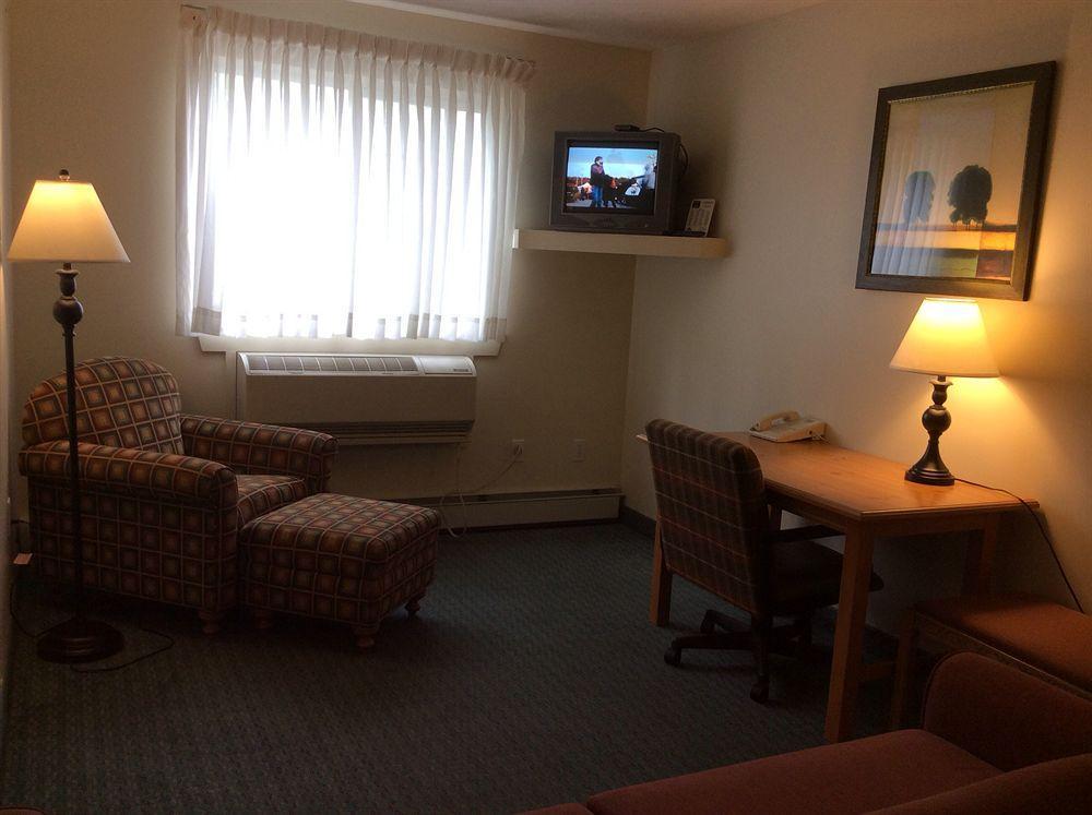Handys Extended Stay Suites Colchester Eksteriør bilde